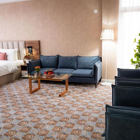Cosmopolitan Hotel Shymkent Exterior photo