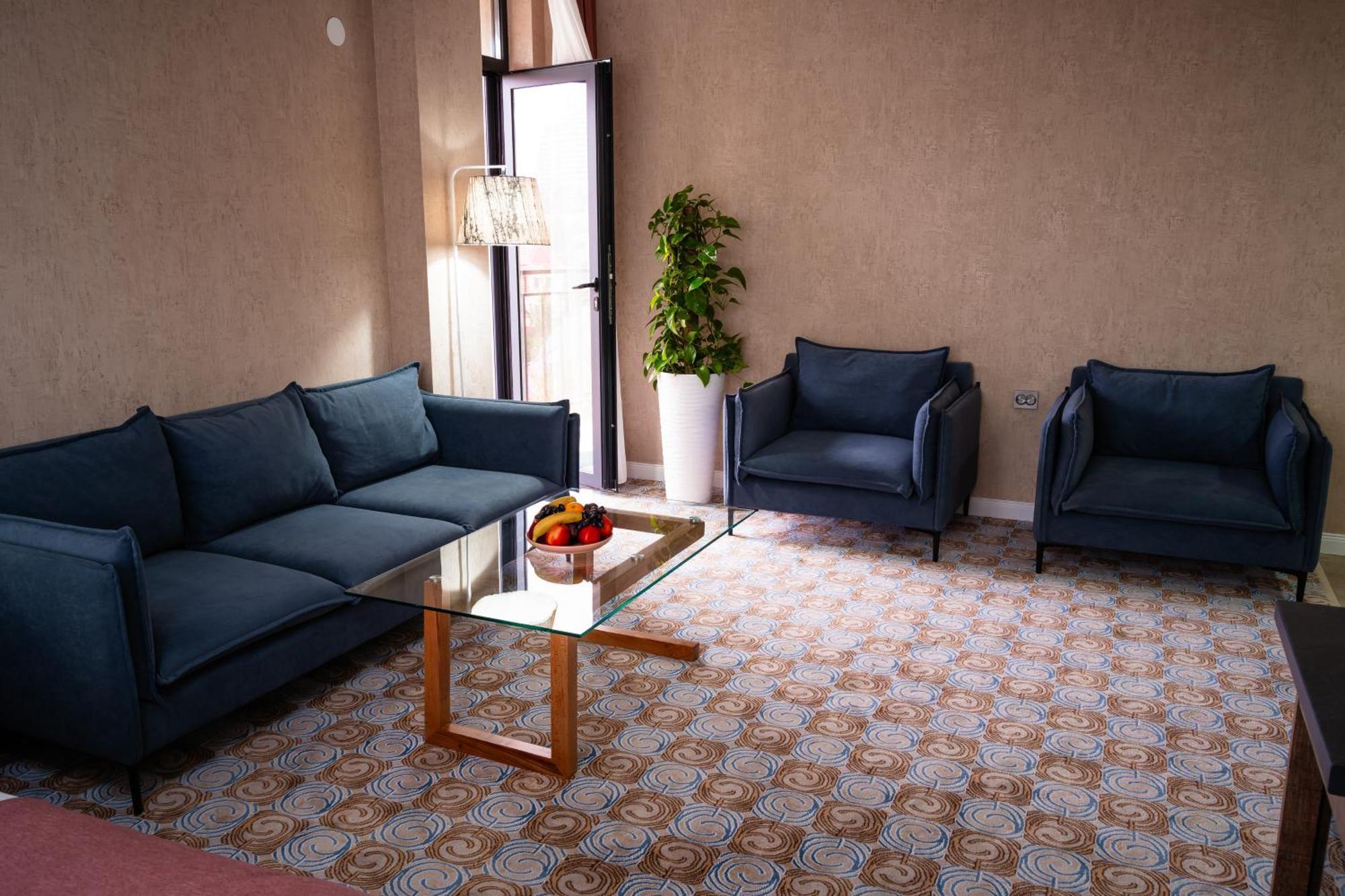 Cosmopolitan Hotel Shymkent Exterior photo